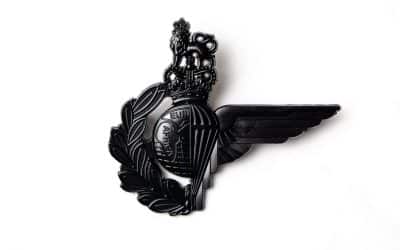 Badge unites the Royal Marines and Parachute Regiment – Selcraft UK