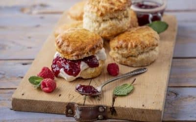 Next up, for our weekly cake-spiration, a simple but a classic: fruit scones.