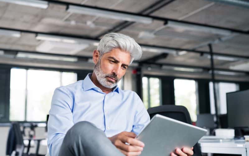 Seven benefits of becoming a paperless law firm