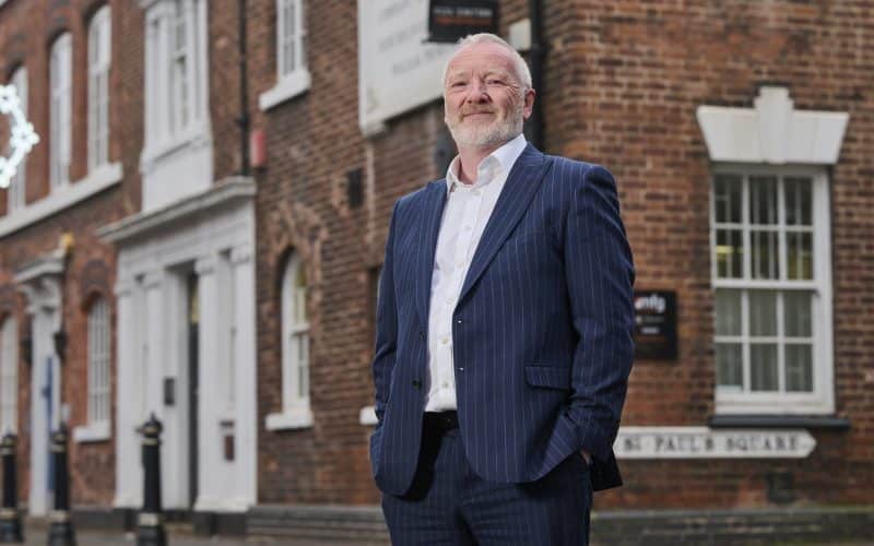 Expert lawyer issues alert on late cancer treatment claims