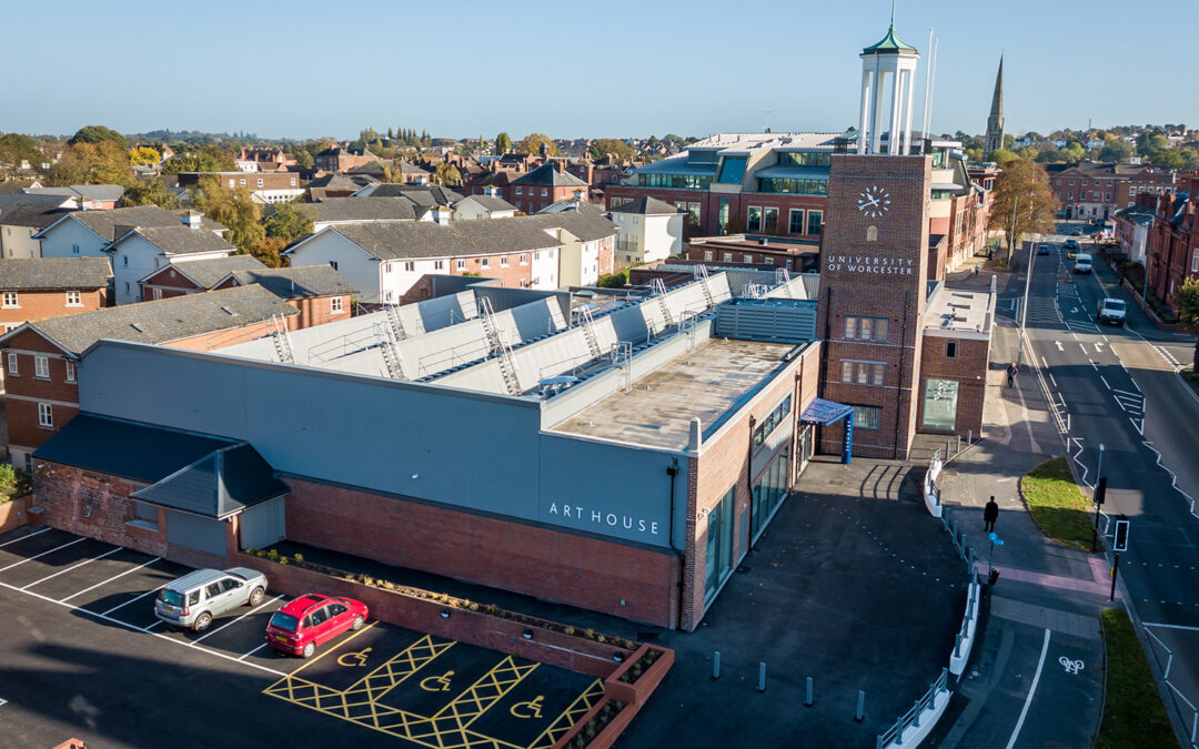 Anonymous Art Auction Challenges Buyers to Trust Their Instincts