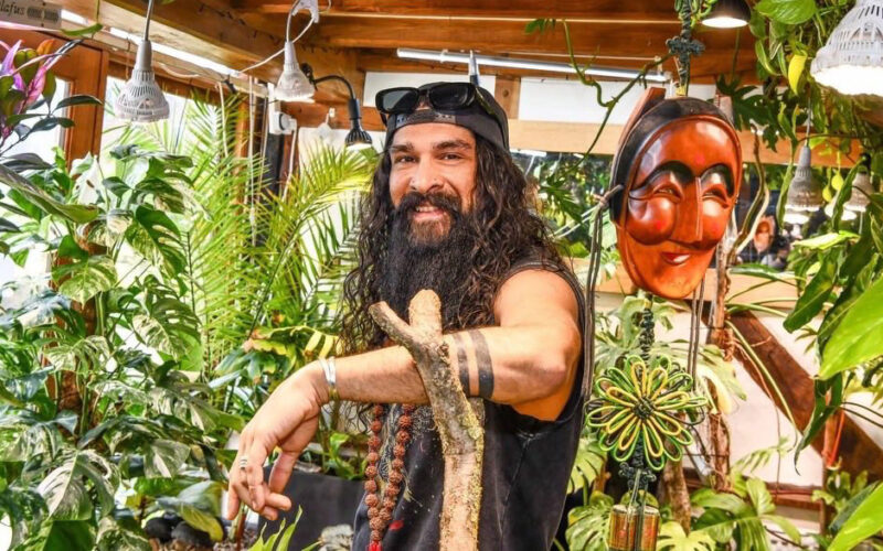 The Bearded Plantaholic to Appear at The Hive