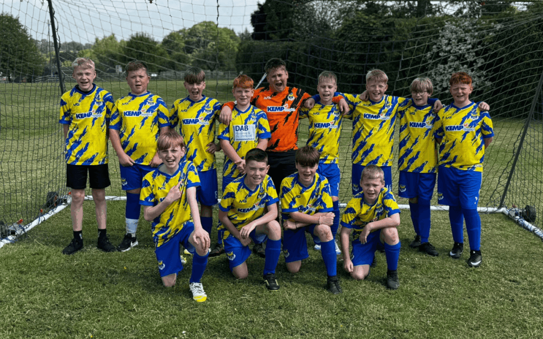 Local Business Backs Young Footballers and KEMP Hospice with New Team Sponsorship.
