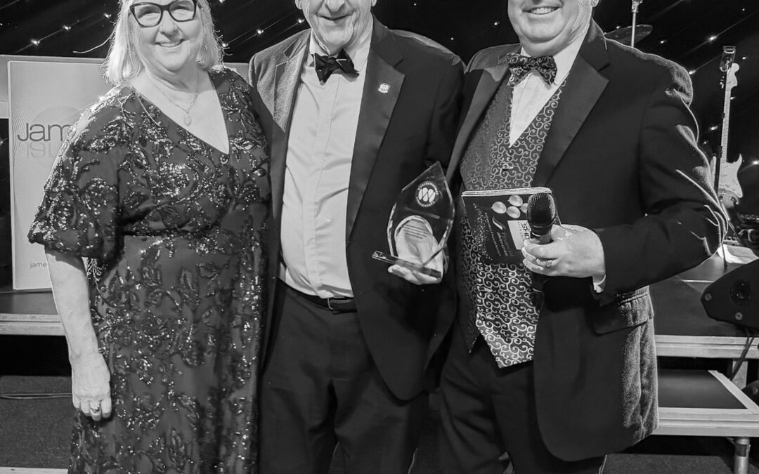 WORCESTERSHIRE AMBASSADORS REWARD PHOTOGRAPHER MIKE HENLEY